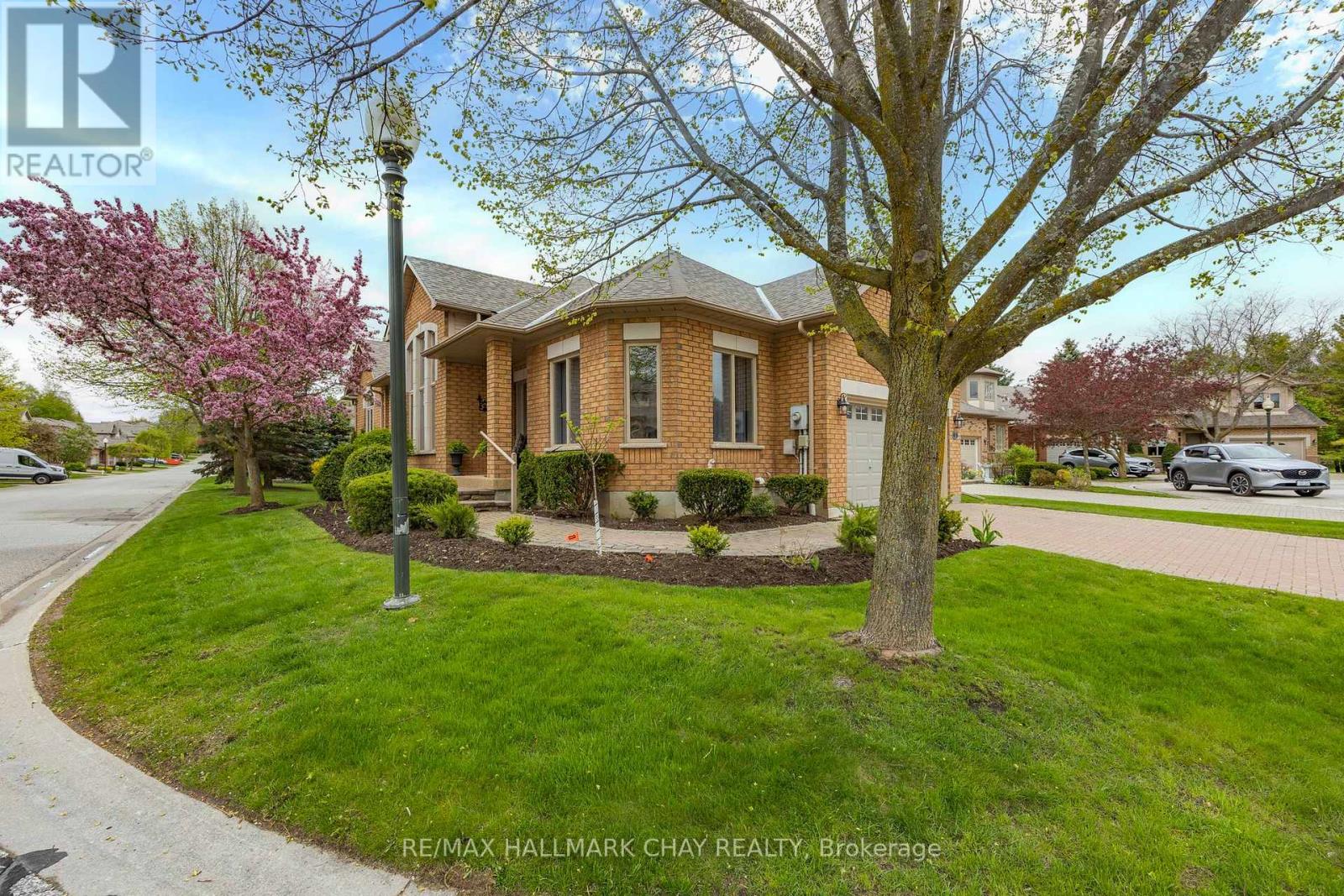 1 Fortuna Circle, New Tecumseth, Ontario  L9R 1Z3 - Photo 2 - N12146828