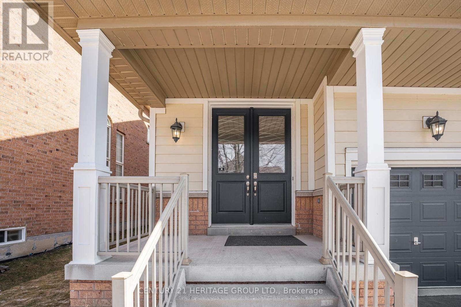 95 Rogers Trail, Bradford West Gwillimbury, Ontario  L3Z 2A5 - Photo 2 - N12146854