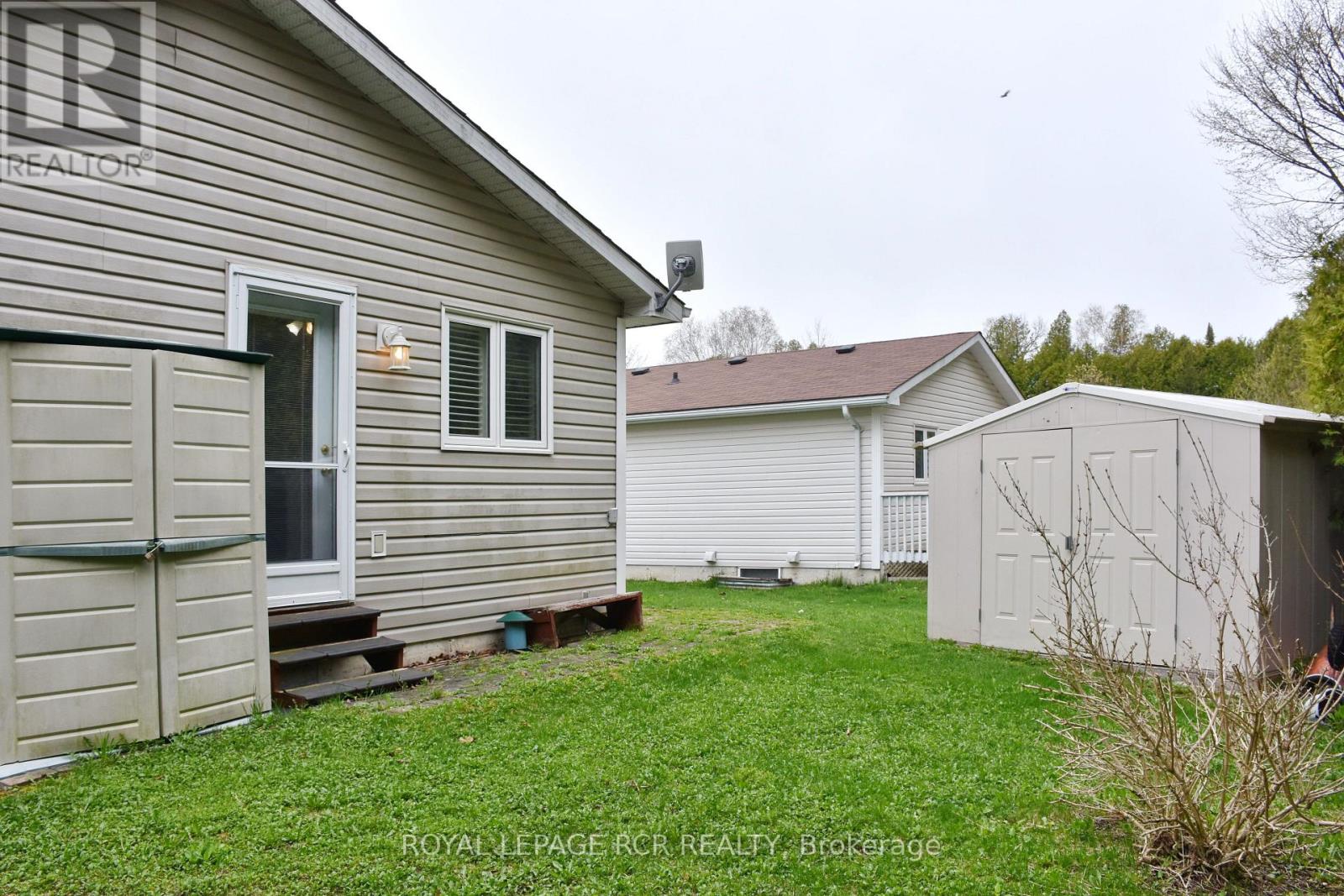 9 Indiana Avenue, Wasaga Beach, Ontario  L0L 2P0 - Photo 20 - S12146740