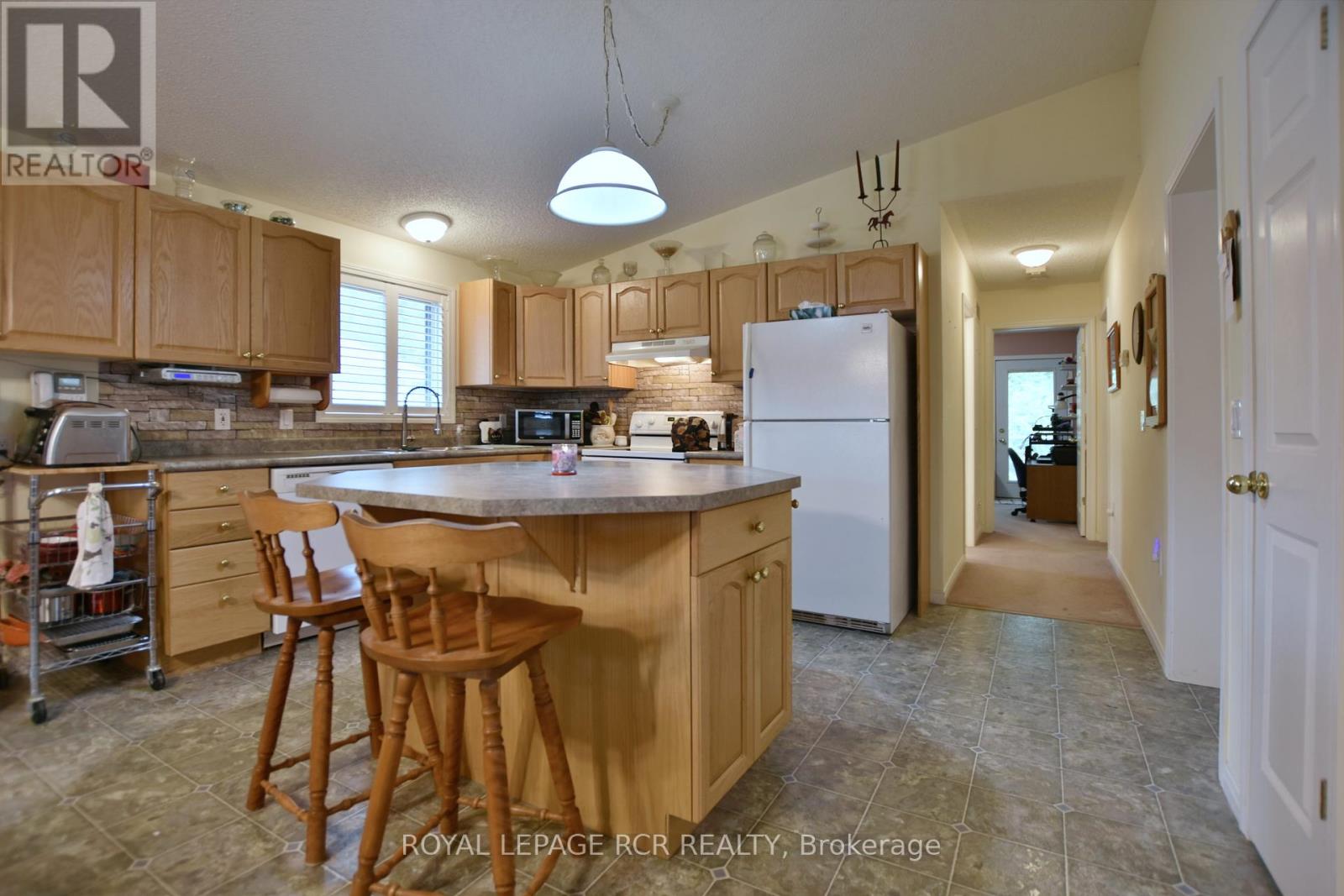 9 Indiana Avenue, Wasaga Beach, Ontario  L0L 2P0 - Photo 8 - S12146740