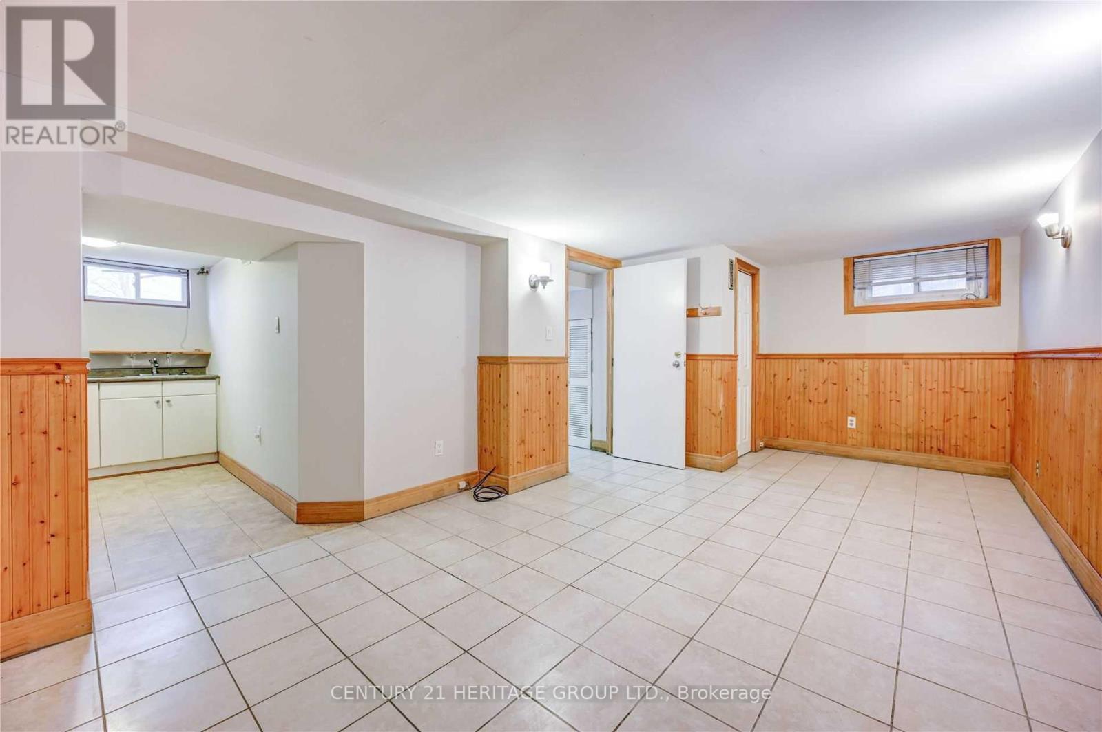 36 Argyle Avenue, Orillia, Ontario  L3V 2V6 - Photo 14 - S12146882