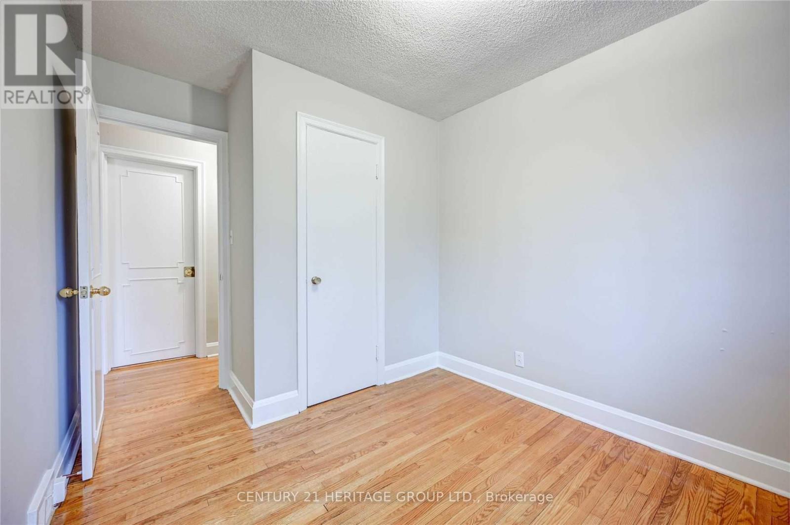 36 Argyle Avenue, Orillia, Ontario  L3V 2V6 - Photo 9 - S12146882