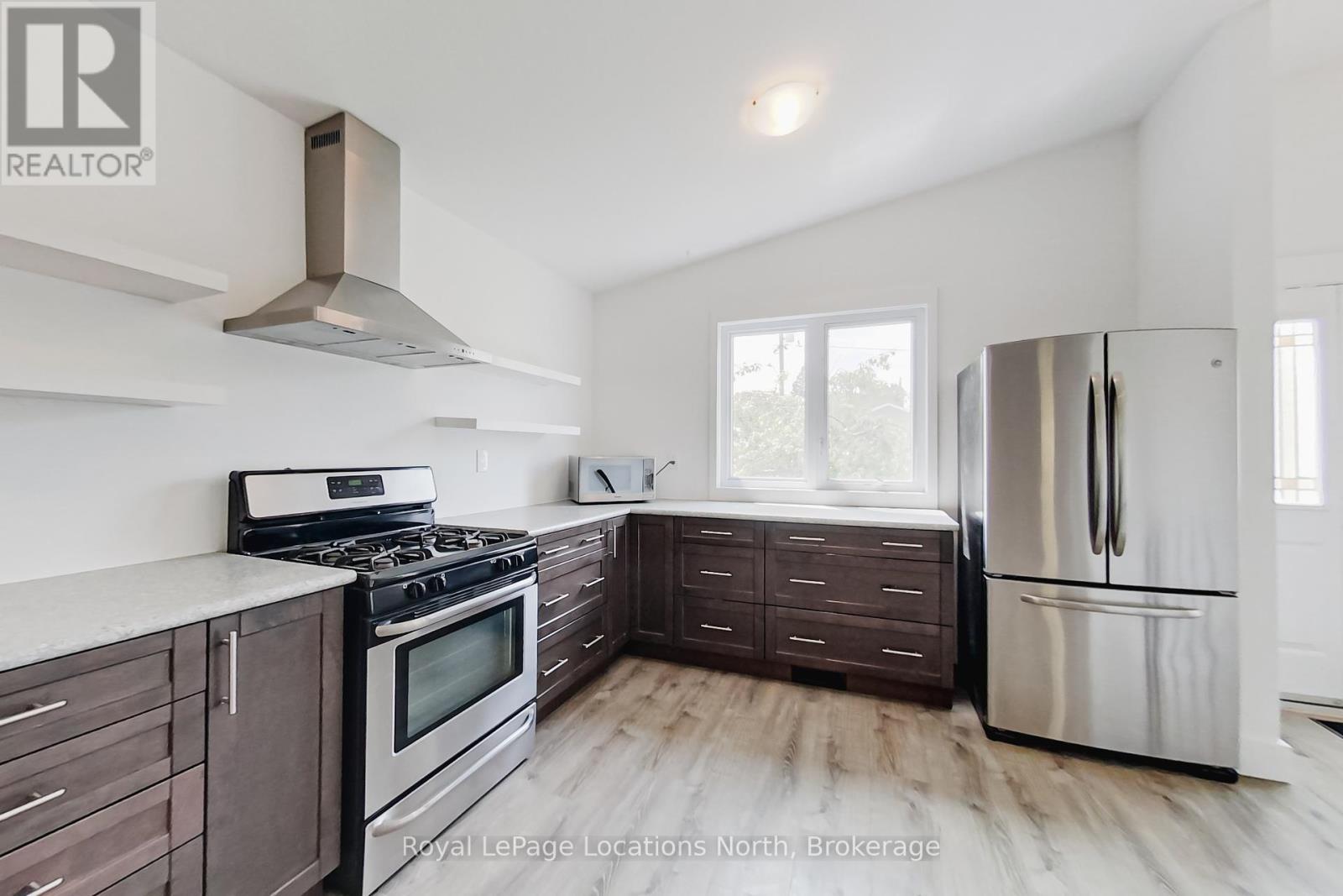 129 Spruce Street, Collingwood, Ontario  L9Y 3G8 - Photo 4 - S12146968