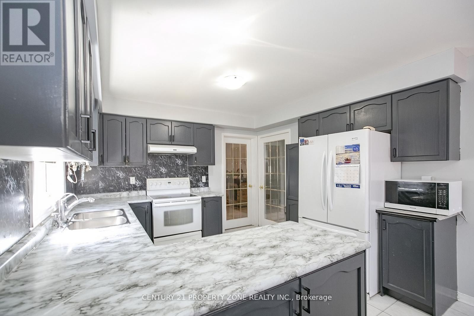 151 Mountainash Road, Brampton (Sandringham-Wellington), Ontario  L6R 1J1 - Photo 15 - W12146880