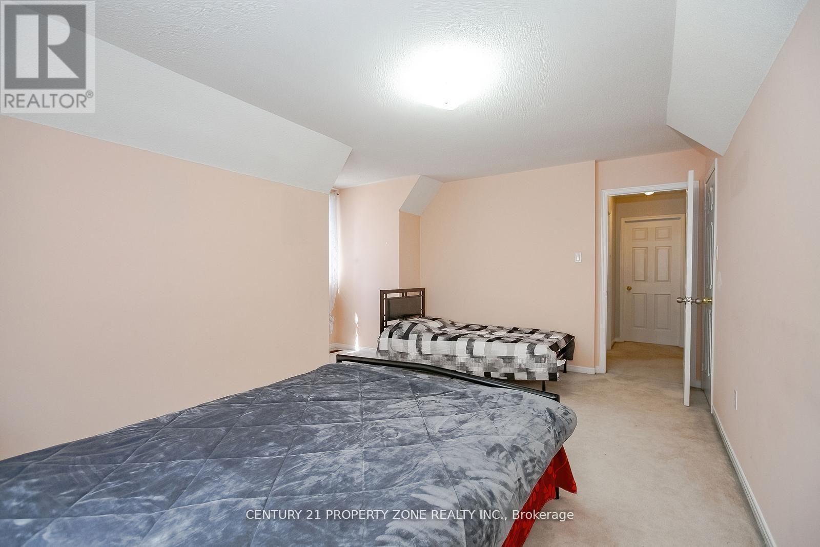151 Mountainash Road, Brampton (Sandringham-Wellington), Ontario  L6R 1J1 - Photo 32 - W12146880