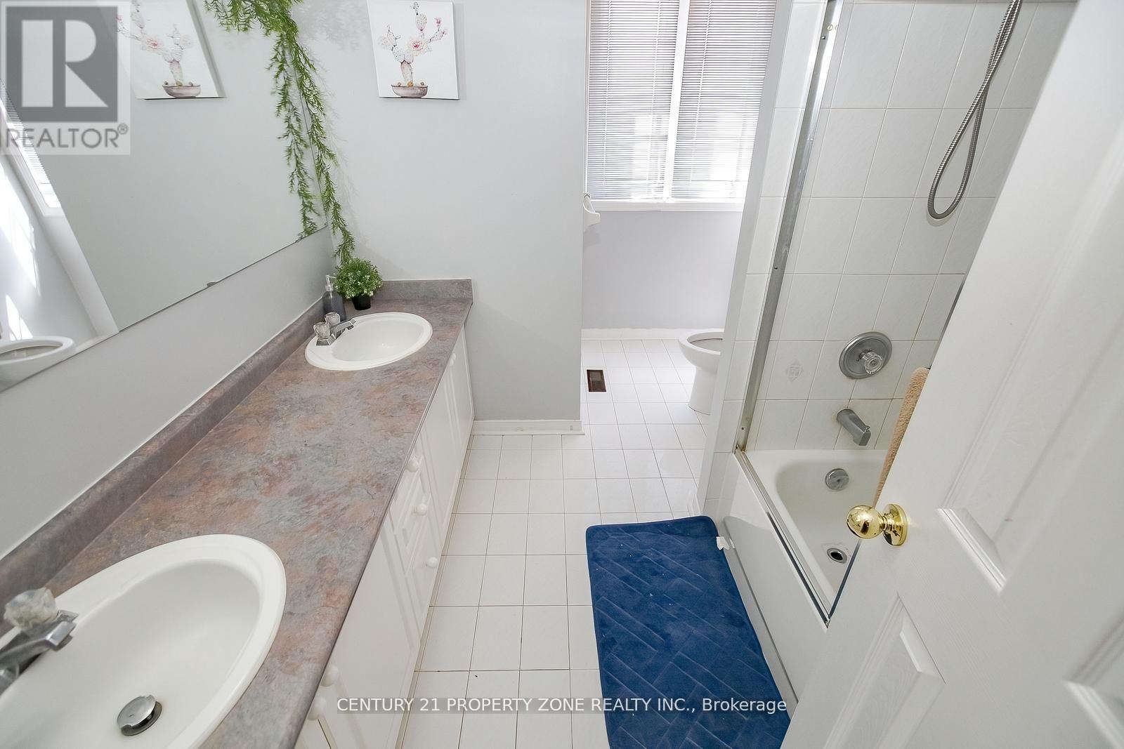 151 Mountainash Road, Brampton (Sandringham-Wellington), Ontario  L6R 1J1 - Photo 34 - W12146880