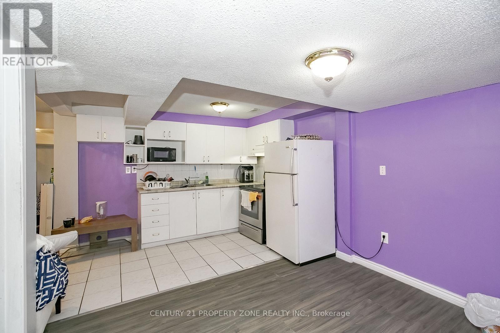 151 Mountainash Road, Brampton (Sandringham-Wellington), Ontario  L6R 1J1 - Photo 39 - W12146880