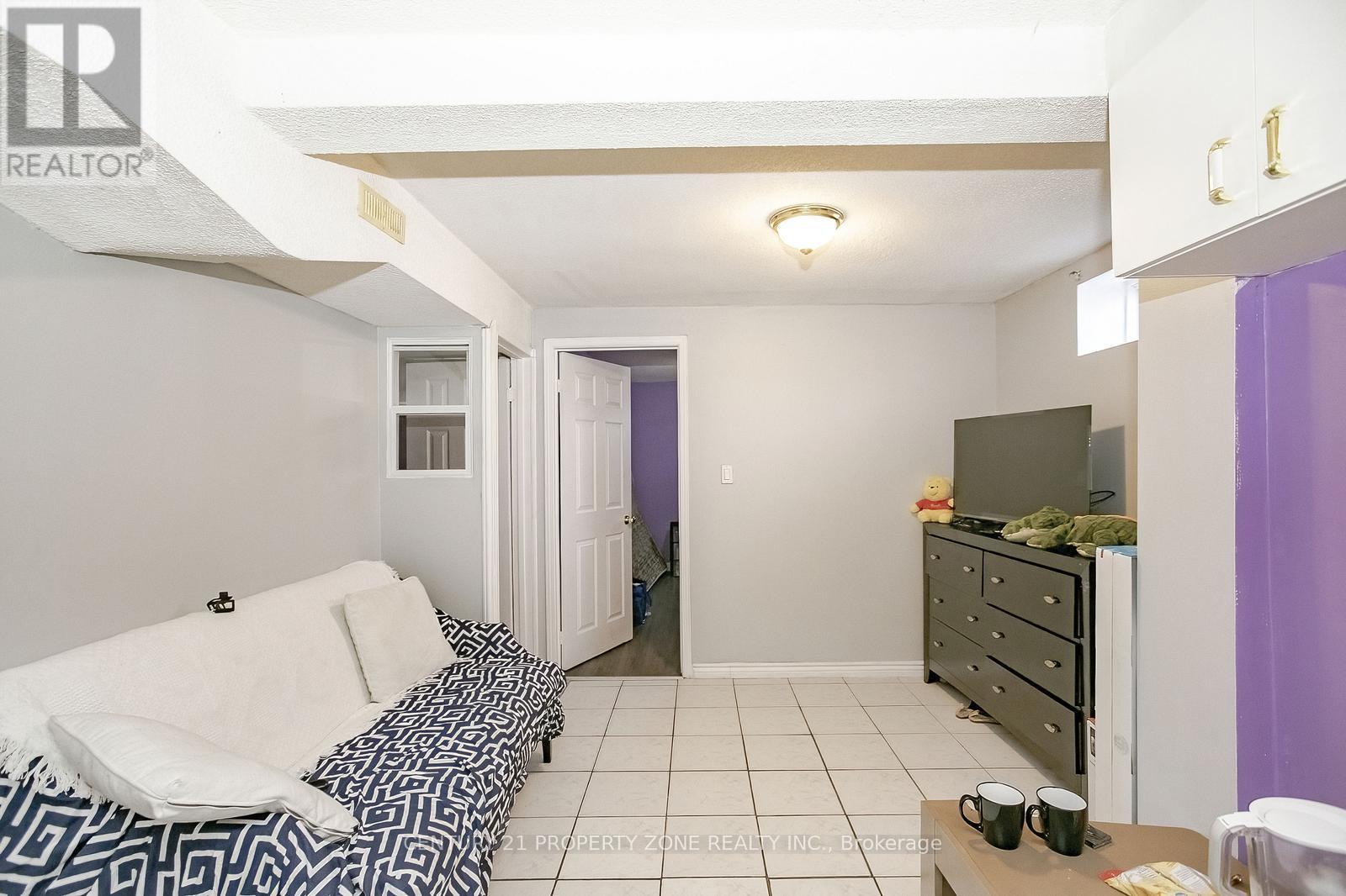 151 Mountainash Road, Brampton (Sandringham-Wellington), Ontario  L6R 1J1 - Photo 40 - W12146880