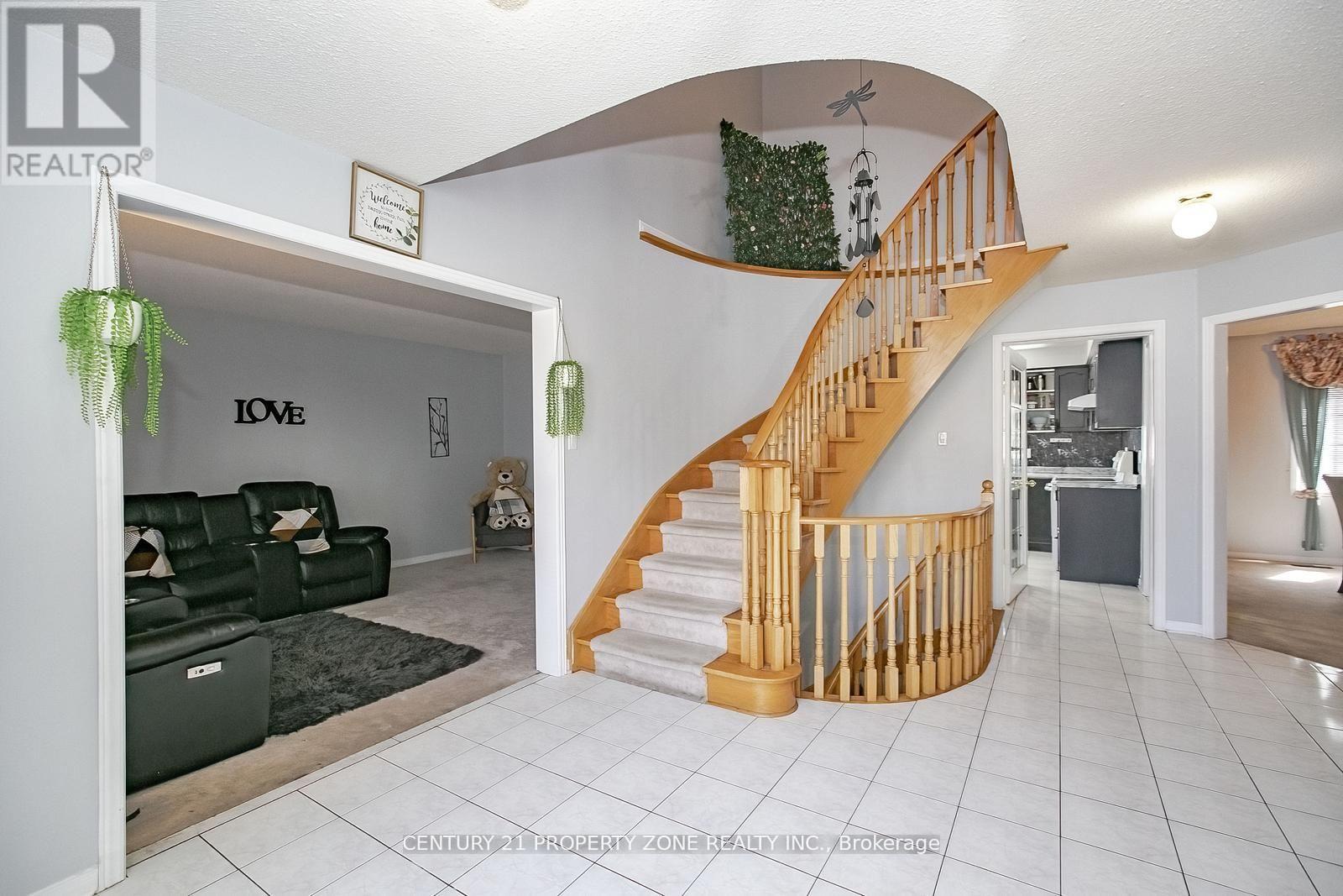 151 Mountainash Road, Brampton (Sandringham-Wellington), Ontario  L6R 1J1 - Photo 6 - W12146880