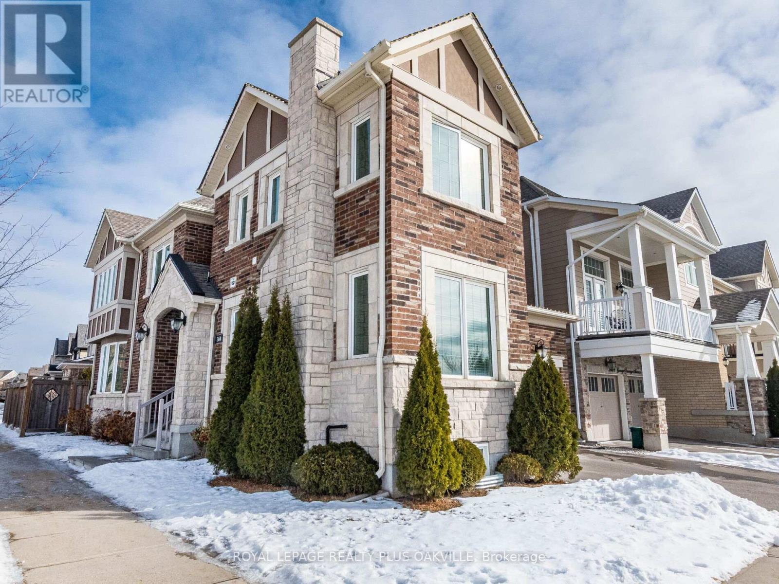 364 Wisteria Way, Oakville, Ontario  L6M 0N3 - Photo 2 - W12146889
