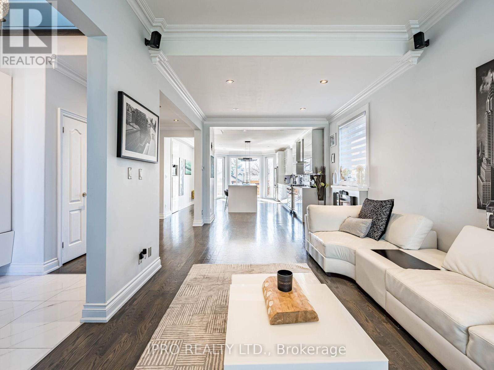 880 6th Street, Mississauga, Ontario  L5E 1N6 - Photo 10 - W12146907