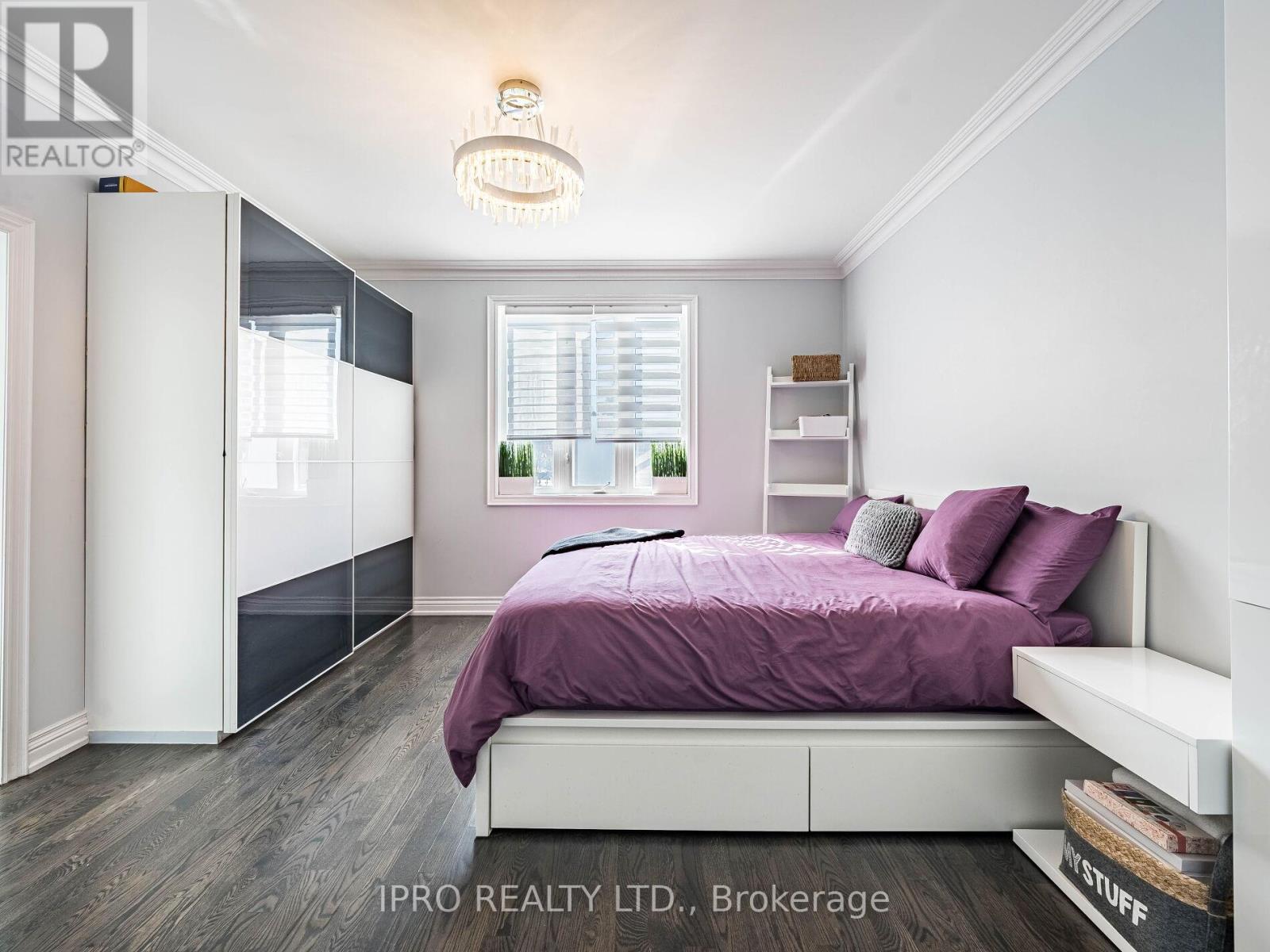 880 6th Street, Mississauga, Ontario  L5E 1N6 - Photo 18 - W12146907