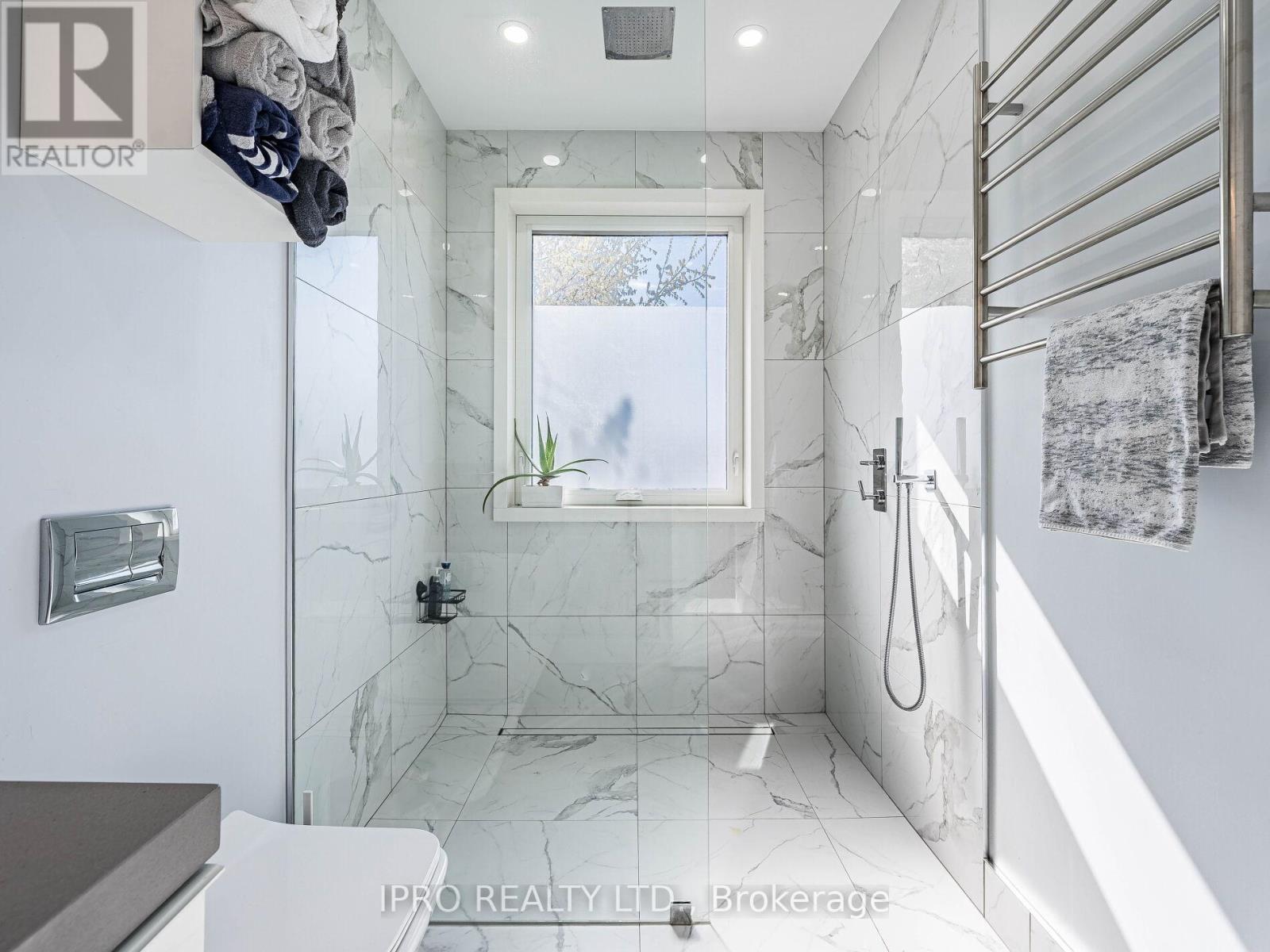 880 6th Street, Mississauga, Ontario  L5E 1N6 - Photo 21 - W12146907