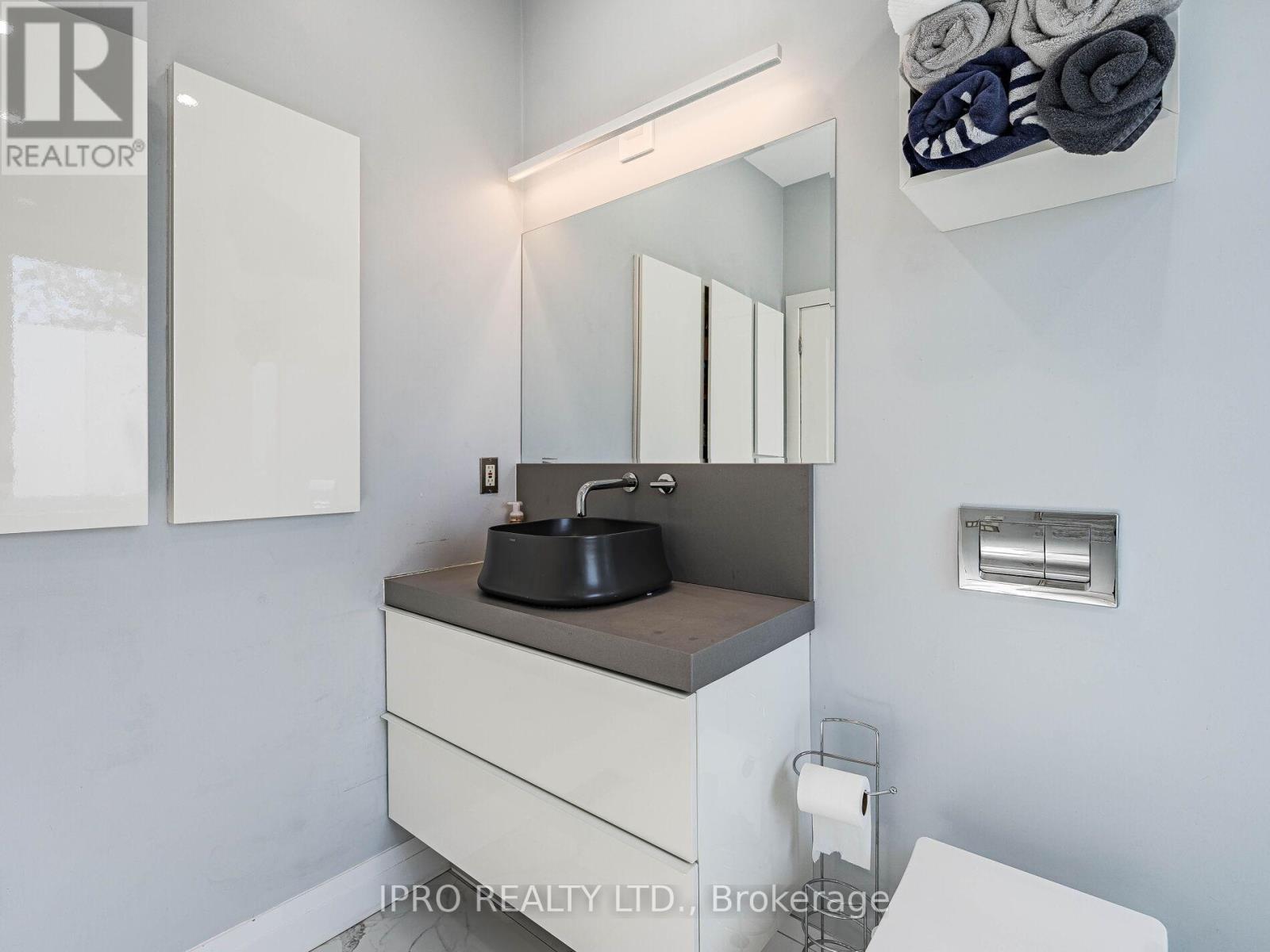 880 6th Street, Mississauga, Ontario  L5E 1N6 - Photo 22 - W12146907