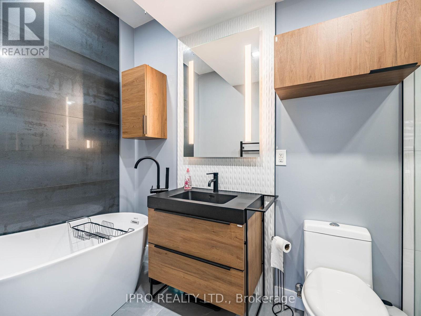 880 6th Street, Mississauga, Ontario  L5E 1N6 - Photo 26 - W12146907