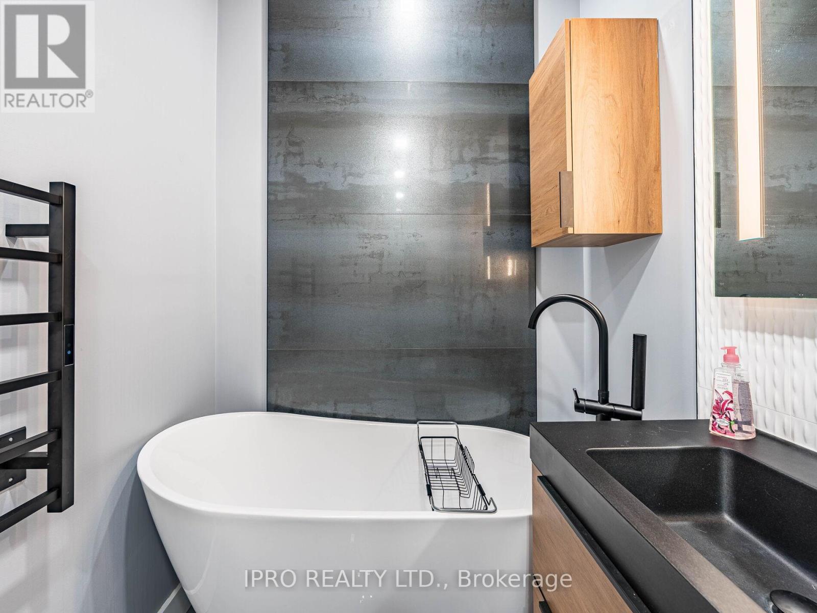 880 6th Street, Mississauga, Ontario  L5E 1N6 - Photo 27 - W12146907