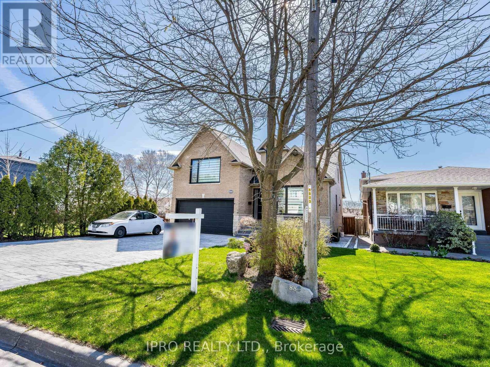880 6th Street, Mississauga, Ontario  L5E 1N6 - Photo 3 - W12146907