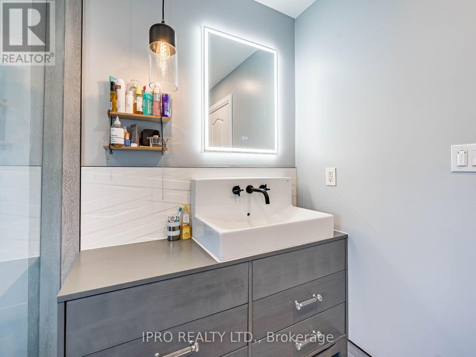 880 6th Street, Mississauga, Ontario  L5E 1N6 - Photo 36 - W12146907