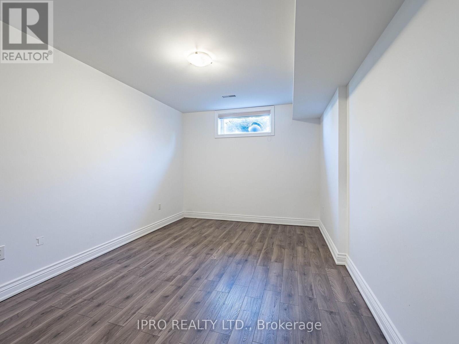 880 6th Street, Mississauga, Ontario  L5E 1N6 - Photo 39 - W12146907