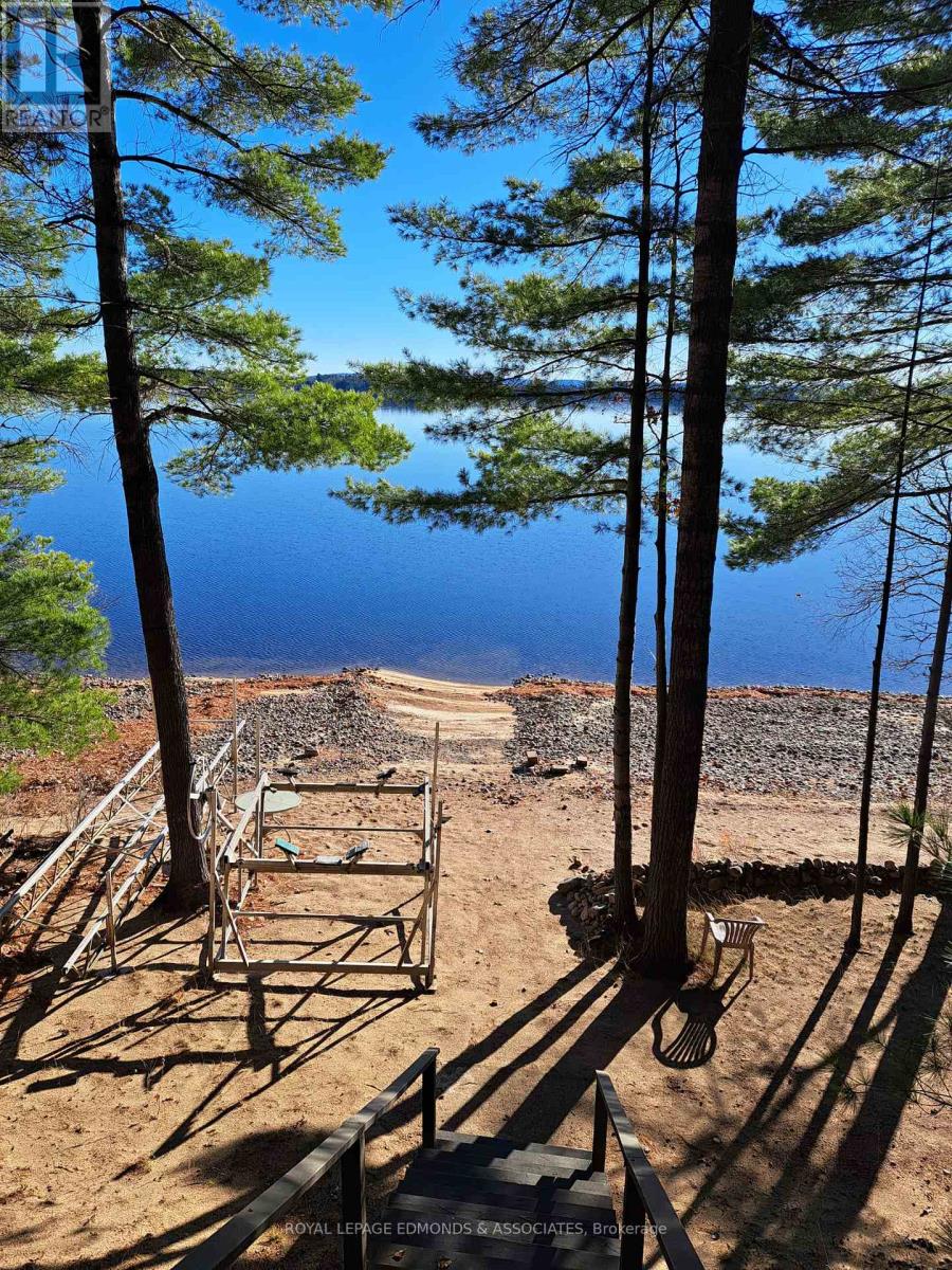 643 Pine Point Lane, Killaloe, Ontario  K0J 2J0 - Photo 25 - X12044707