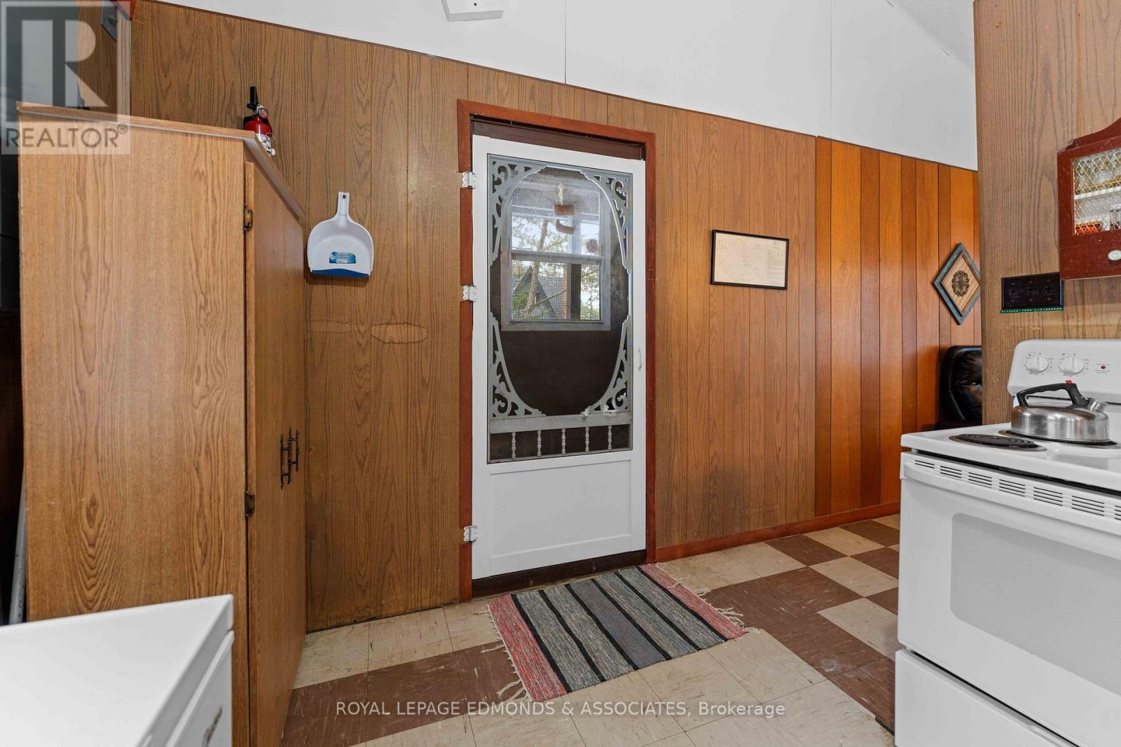 643 Pine Point Lane, Killaloe, Ontario  K0J 2J0 - Photo 18 - X12044707
