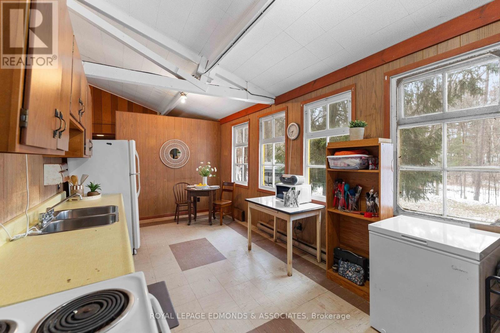 643 Pine Point Lane, Killaloe, Ontario  K0J 2J0 - Photo 17 - X12044707