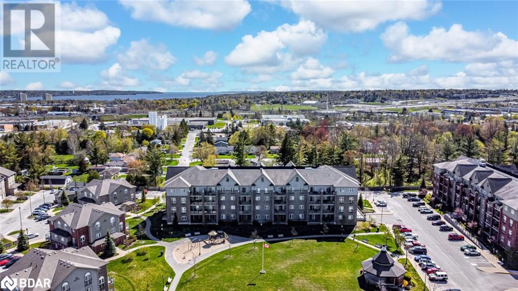 45 FERNDALE Drive S Unit# 305, Barrie, Ontario