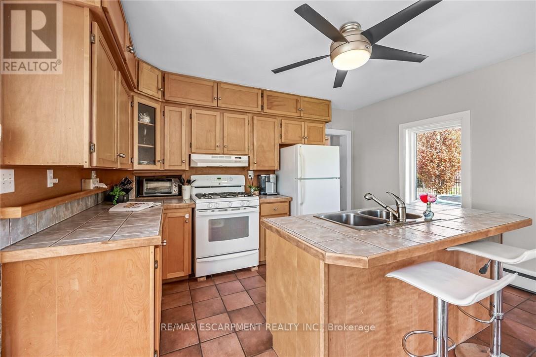 22 Tolhurst Avenue, Brant, Ontario  N0E 1N0 - Photo 16 - X12146676