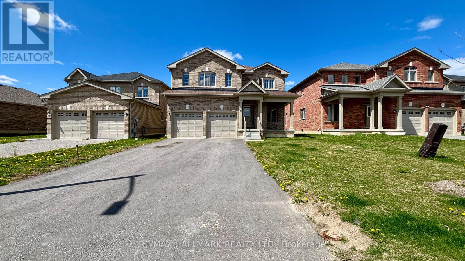 37 Carew Boulevard, Kawartha Lakes, Ontario  K9V 4R1 - Photo 1 - X12146708