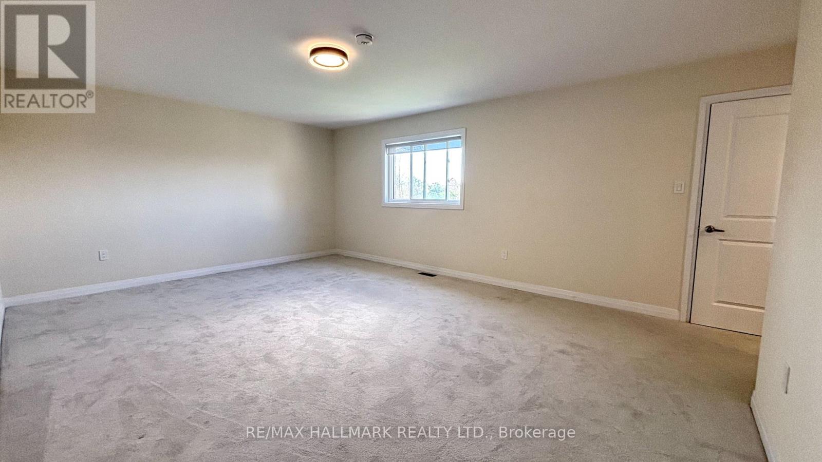 37 Carew Boulevard, Kawartha Lakes (Lindsay), Ontario  K9V 4R1 - Photo 19 - X12146708