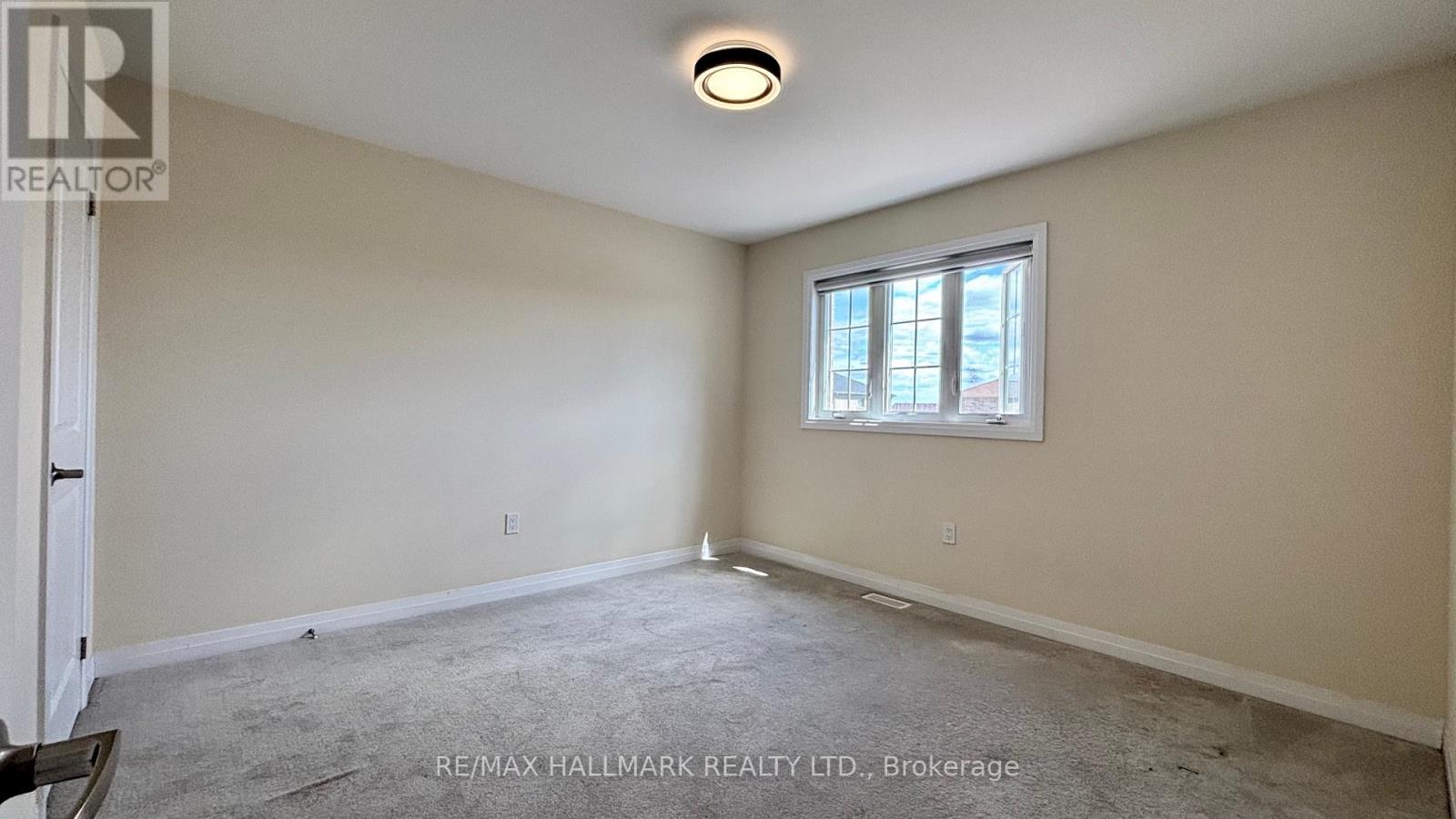 37 Carew Boulevard, Kawartha Lakes, Ontario  K9V 4R1 - Photo 26 - X12146708