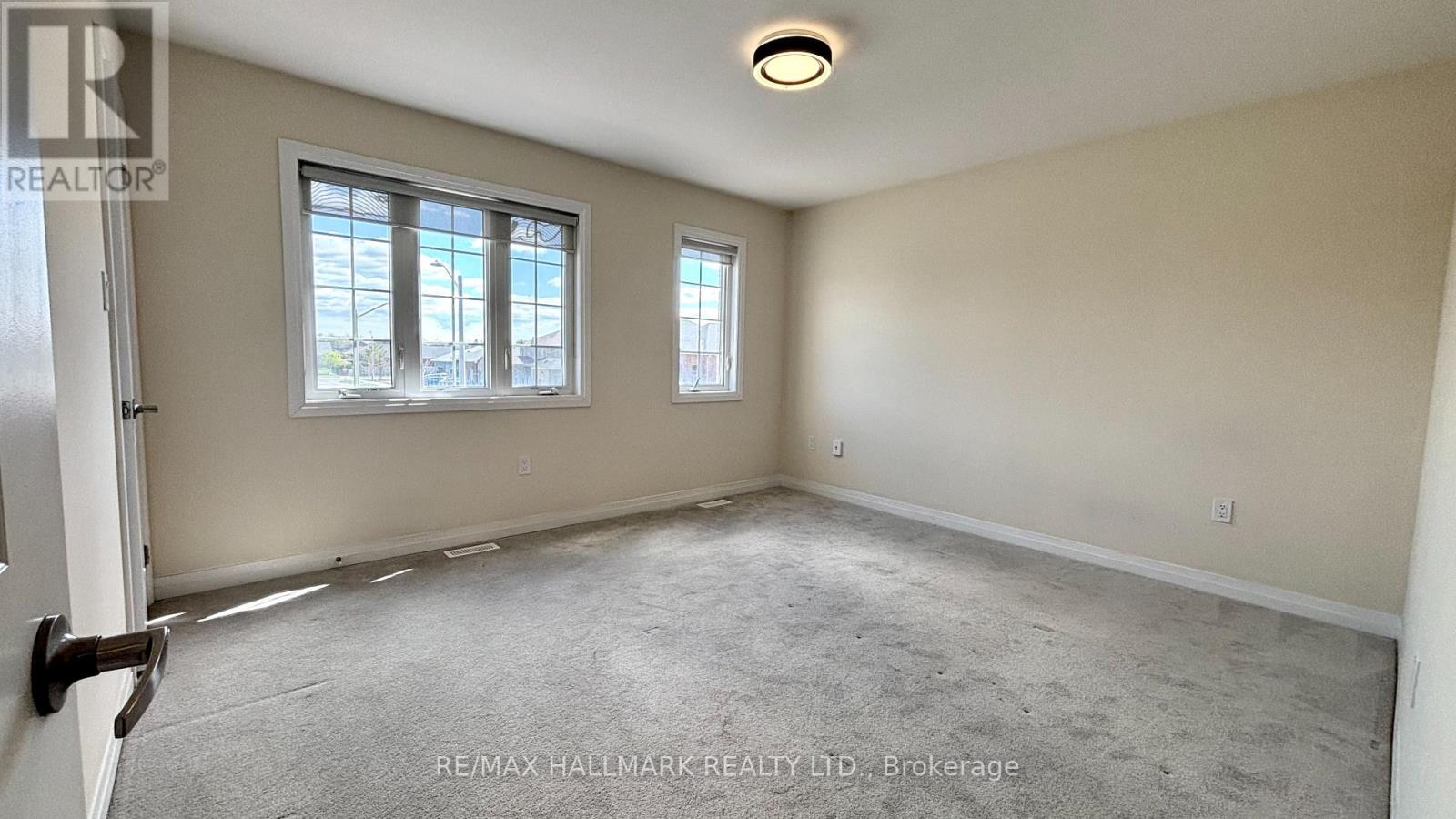 37 Carew Boulevard, Kawartha Lakes, Ontario  K9V 4R1 - Photo 28 - X12146708