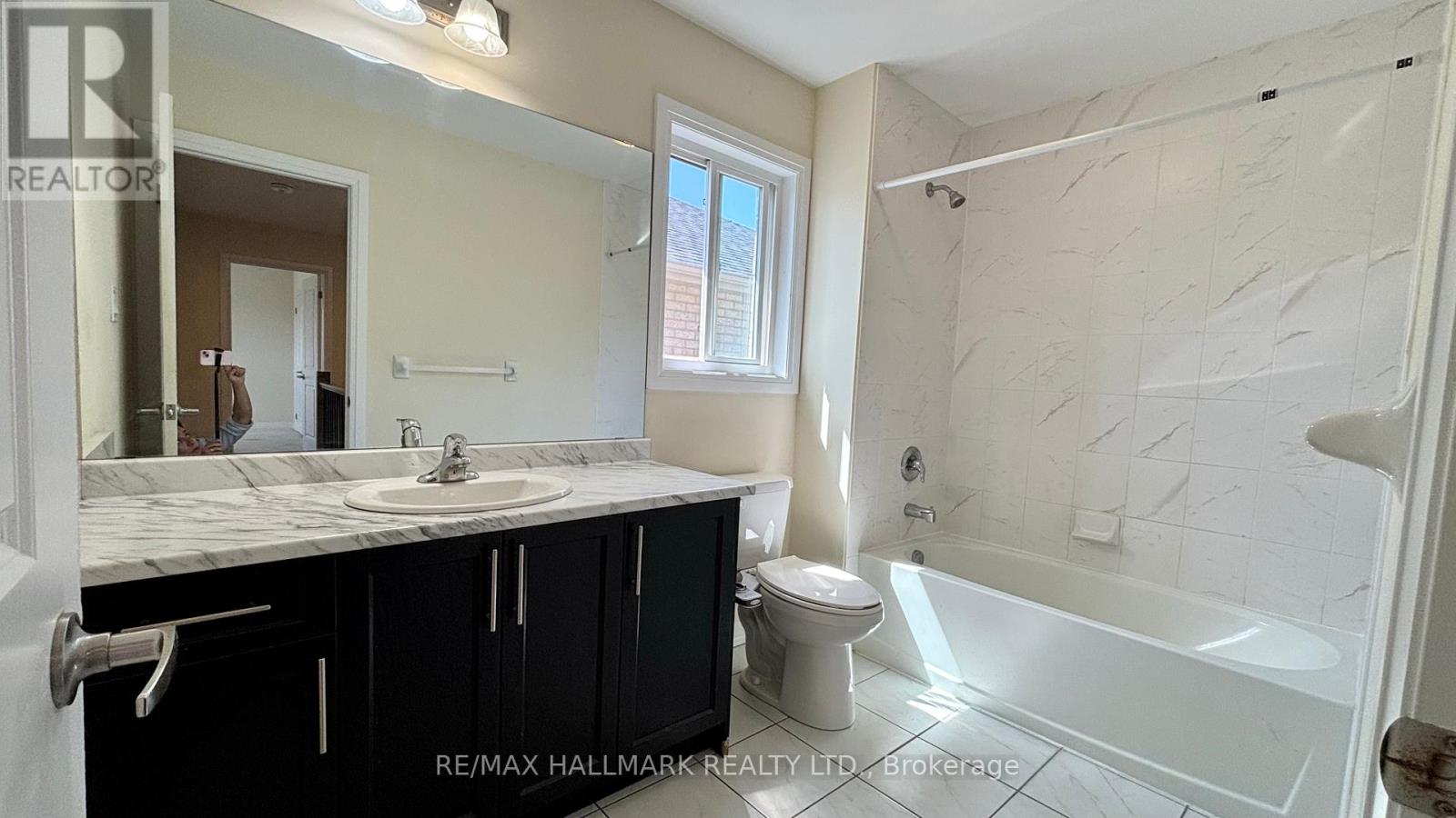 37 Carew Boulevard, Kawartha Lakes, Ontario  K9V 4R1 - Photo 29 - X12146708