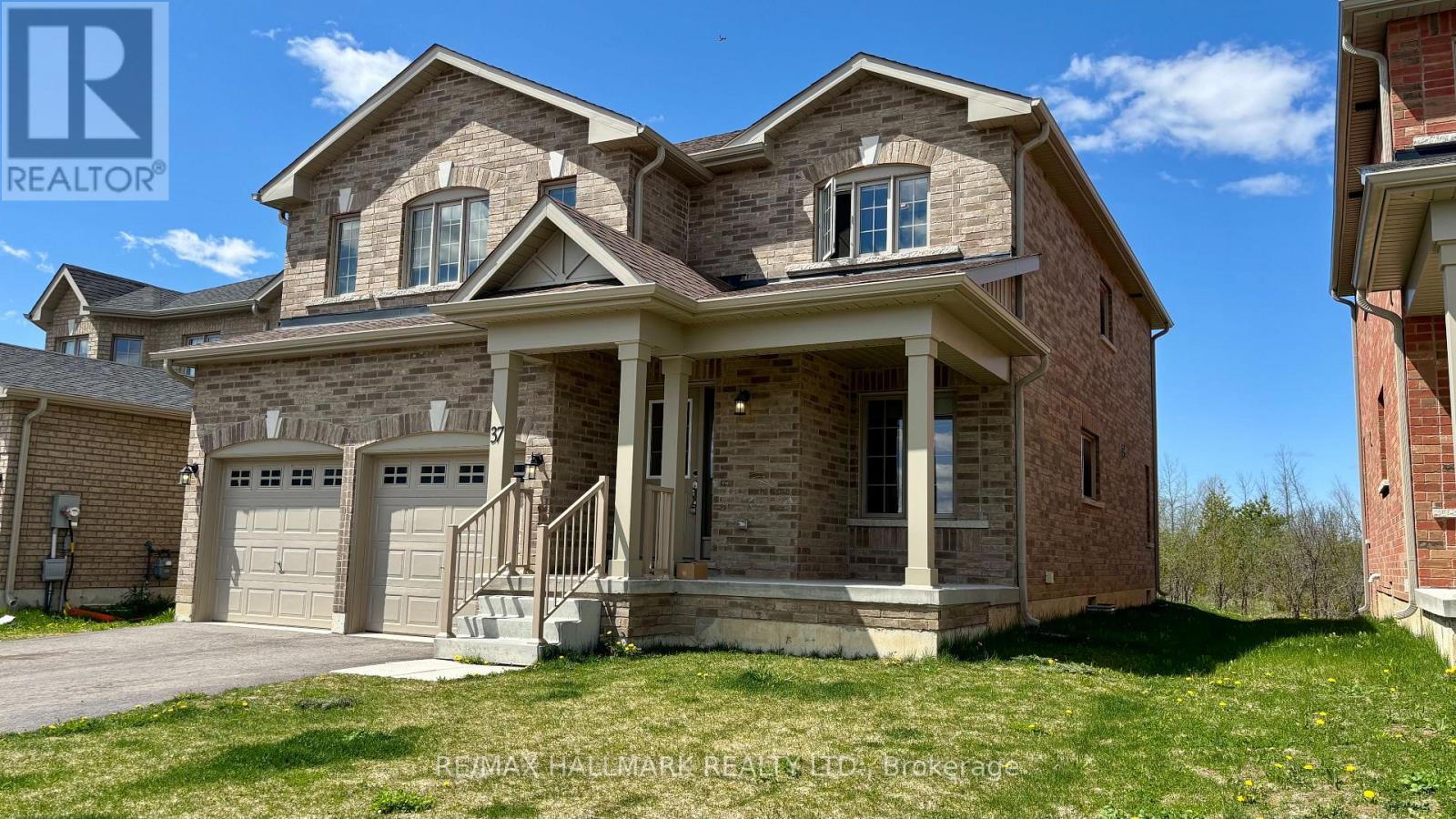 37 Carew Boulevard, Kawartha Lakes (Lindsay), Ontario  K9V 4R1 - Photo 3 - X12146708