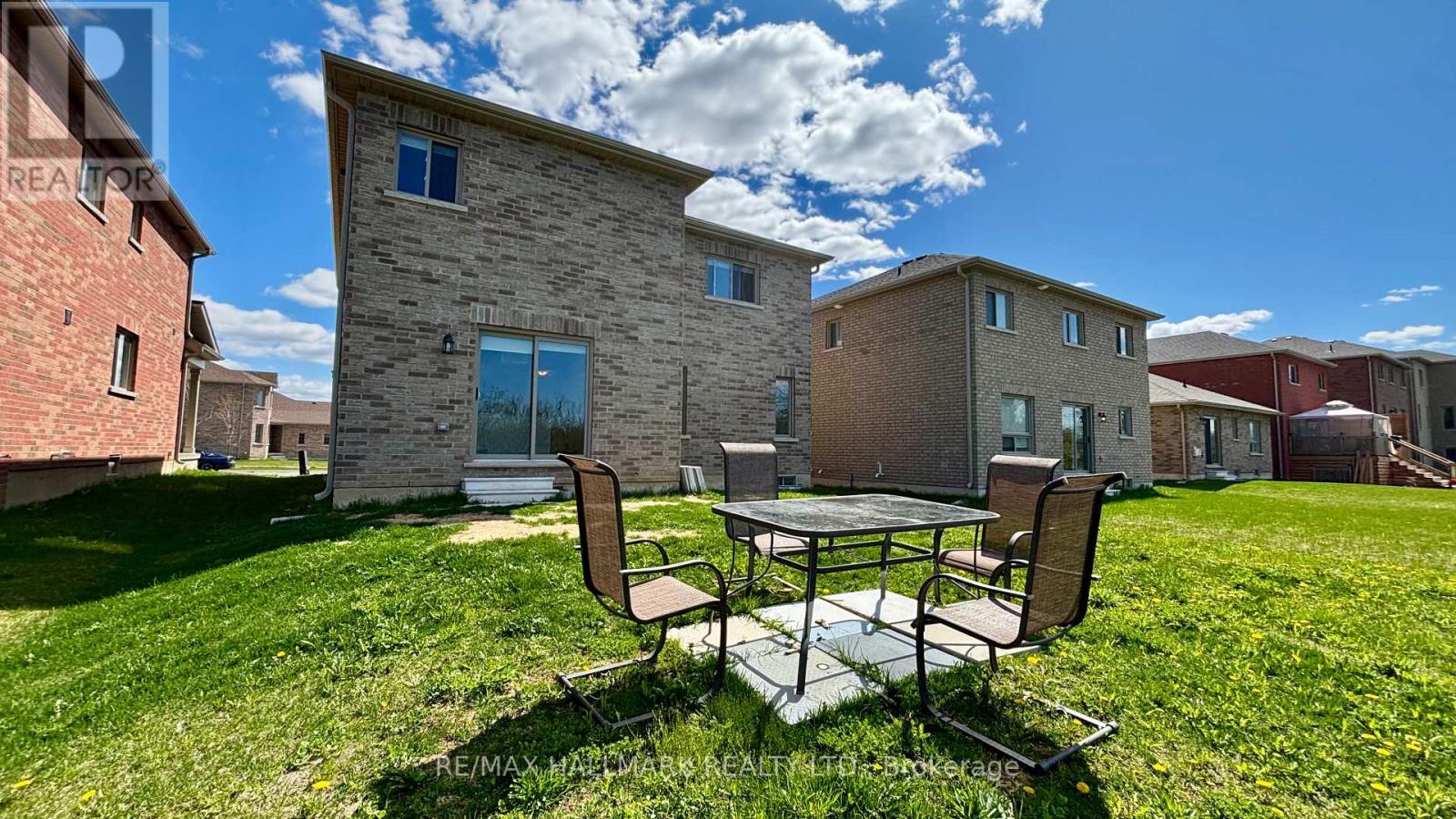 37 Carew Boulevard, Kawartha Lakes, Ontario  K9V 4R1 - Photo 31 - X12146708