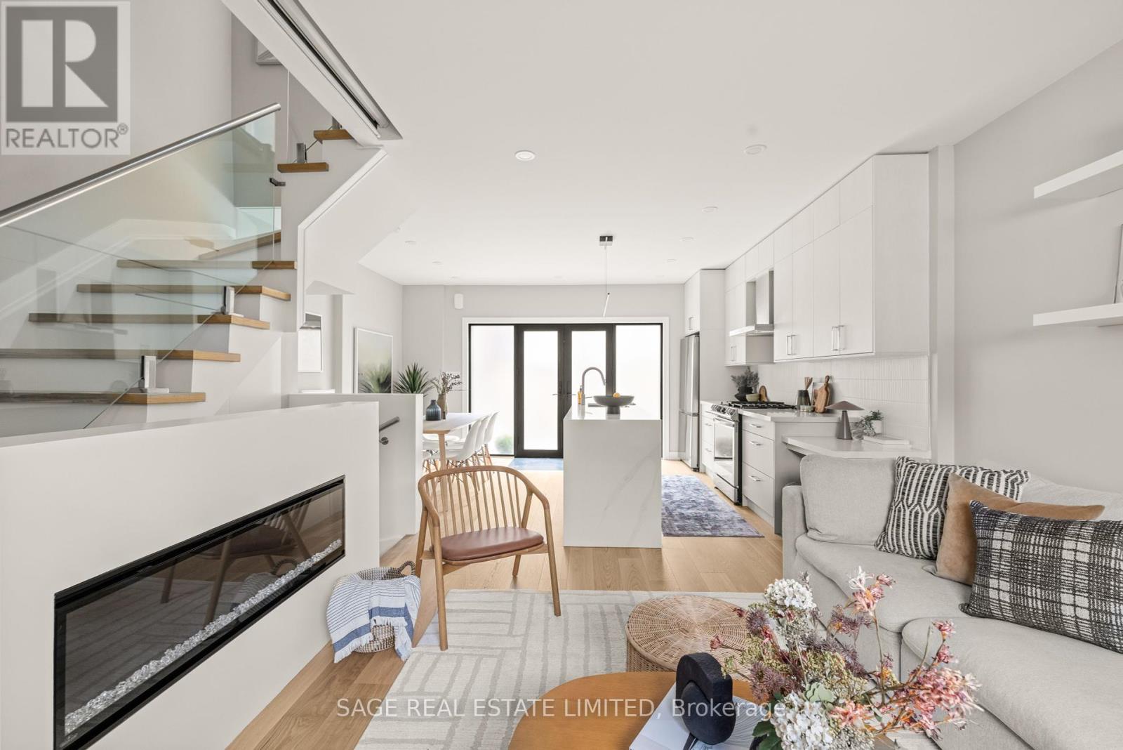 80 Marion Street, Toronto, Ontario  M6R 1E7 - Photo 14 - W12095996