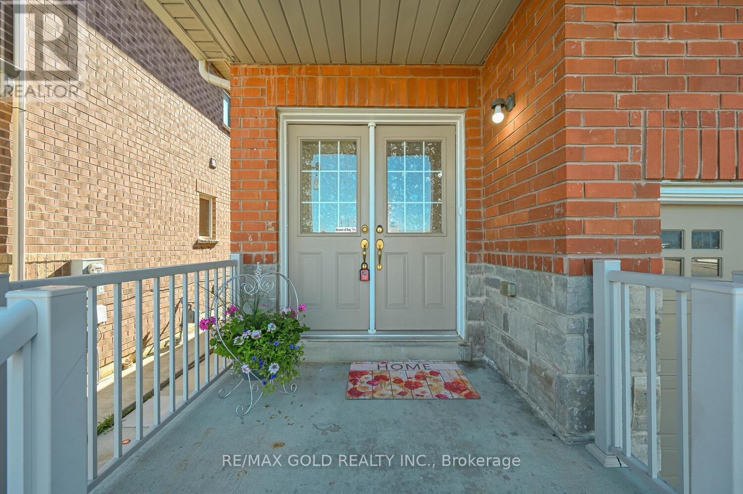 92 Cookview Drive, Brampton, Ontario  L6R 3V1 - Photo 3 - W12140530