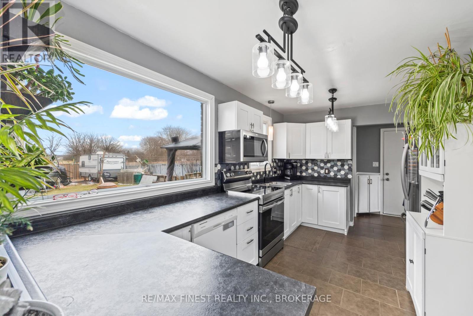 187 Wilson Street, Kingston (Rideau), Ontario  K7K 5Y1 - Photo 17 - X12075959