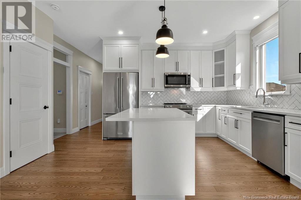Property at 673 Royal Oaks Boulevard image 2