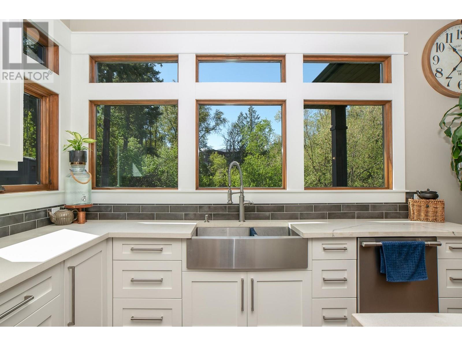 315 Canyon Street, Creston, British Columbia  V0B 1G3 - Photo 10 - 10346861