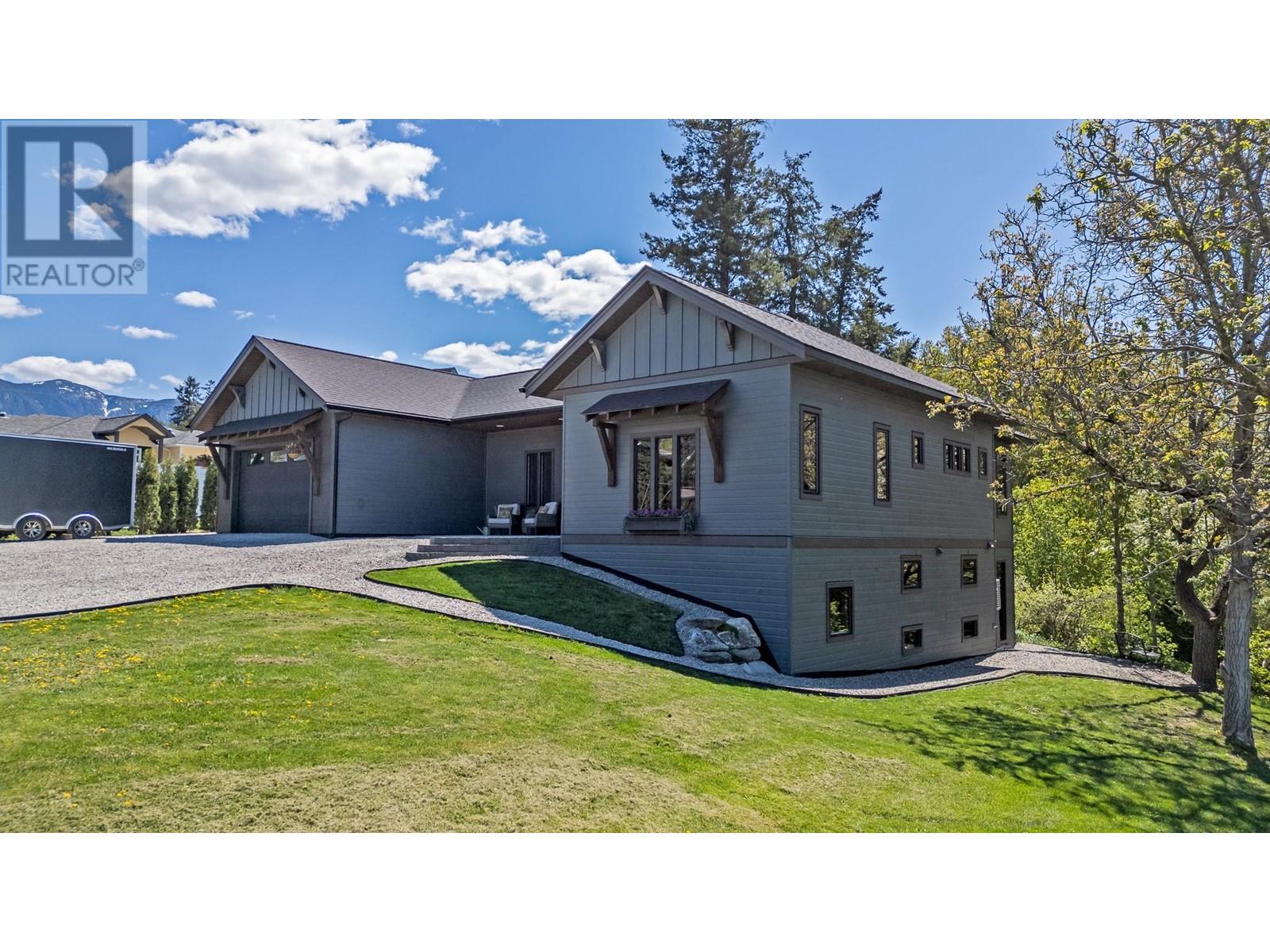 315 Canyon Street, Creston, British Columbia