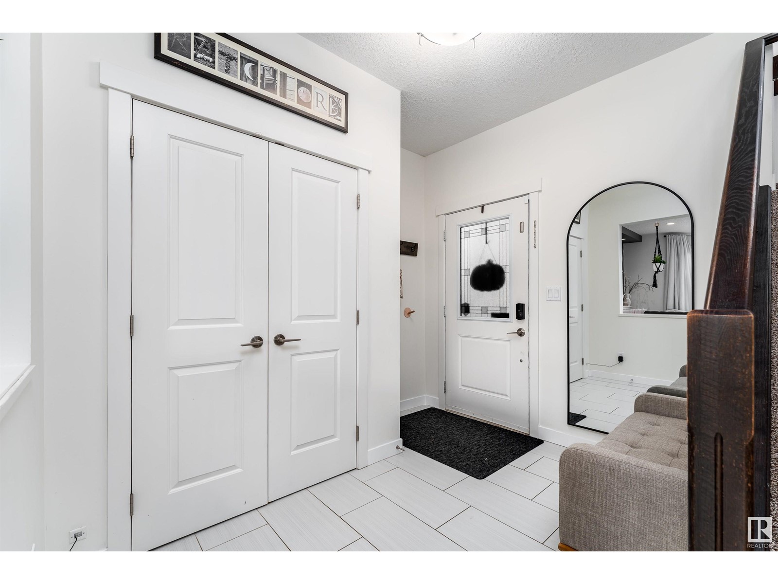 Property at 99 RIDGELAND WY image 3