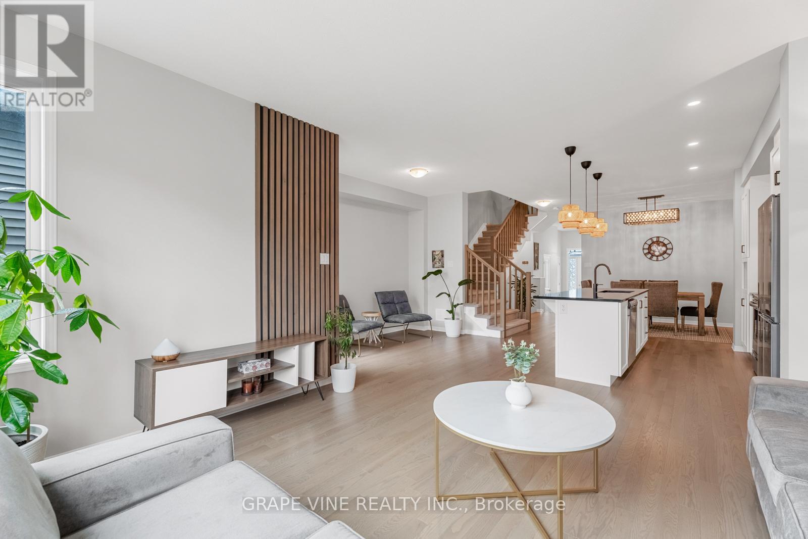678 Taliesin Crescent, Ottawa, Ontario  K2S 2W5 - Photo 17 - X12147130