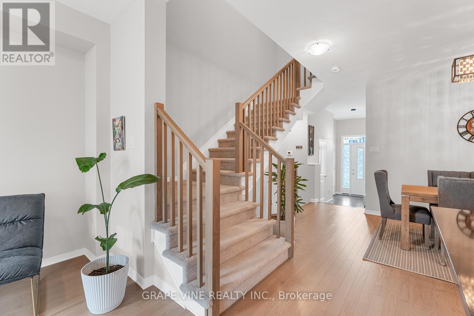 678 Taliesin Crescent, Ottawa, Ontario  K2S 2W5 - Photo 19 - X12147130