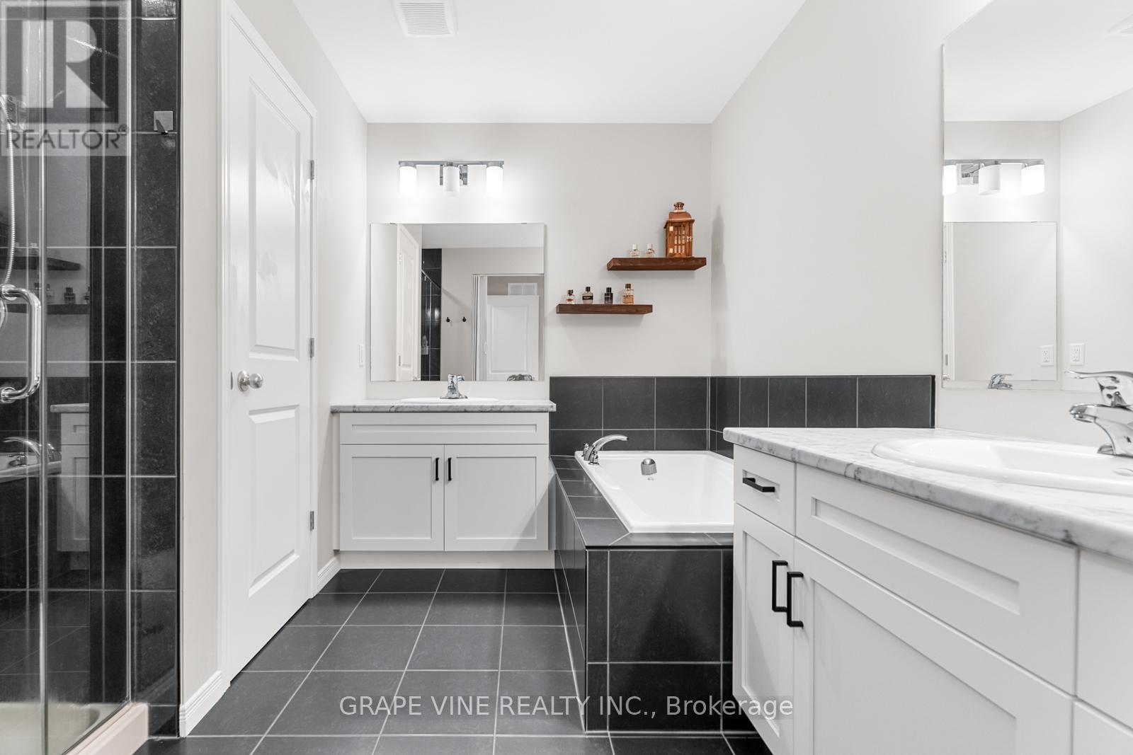 678 Taliesin Crescent, Ottawa, Ontario  K2S 2W5 - Photo 22 - X12147130