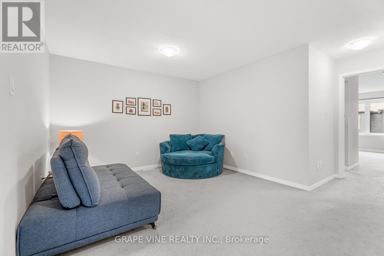 678 Taliesin Crescent, Ottawa, Ontario  K2S 2W5 - Photo 24 - X12147130
