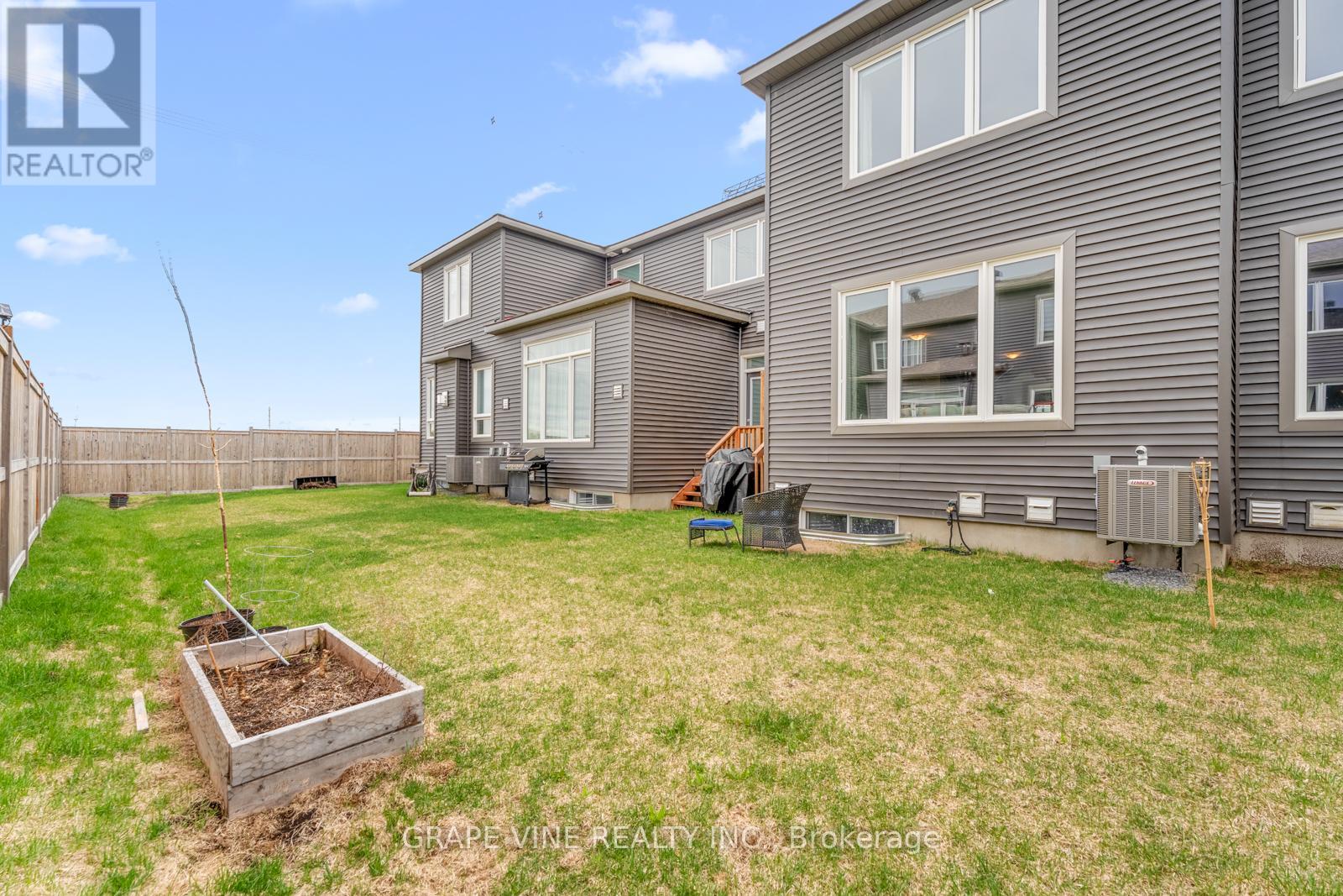 678 Taliesin Crescent, Ottawa, Ontario  K2S 2W5 - Photo 35 - X12147130