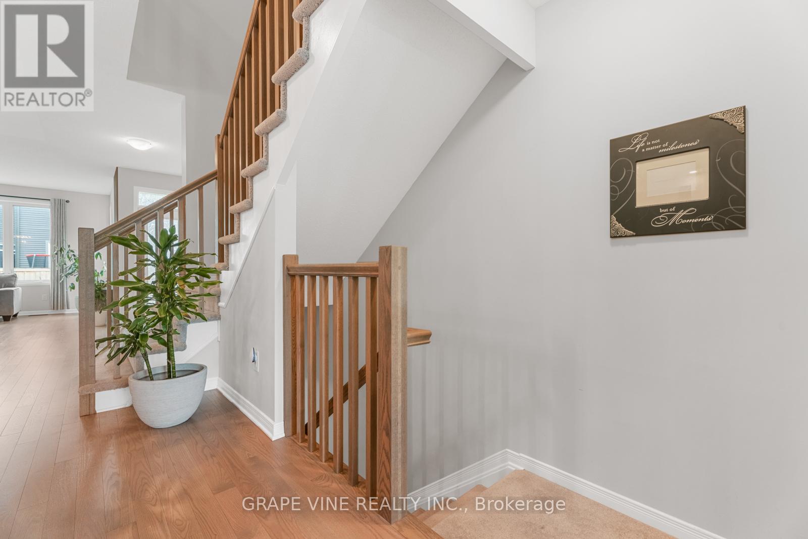 678 Taliesin Crescent, Ottawa, Ontario  K2S 2W5 - Photo 7 - X12147130