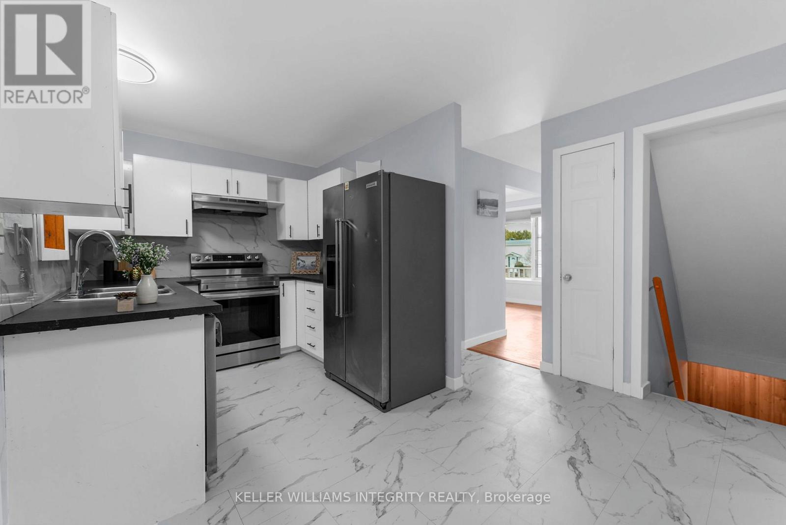 44 Poole Creek Crescent, Ottawa, Ontario  K2S 1T7 - Photo 8 - X12147211