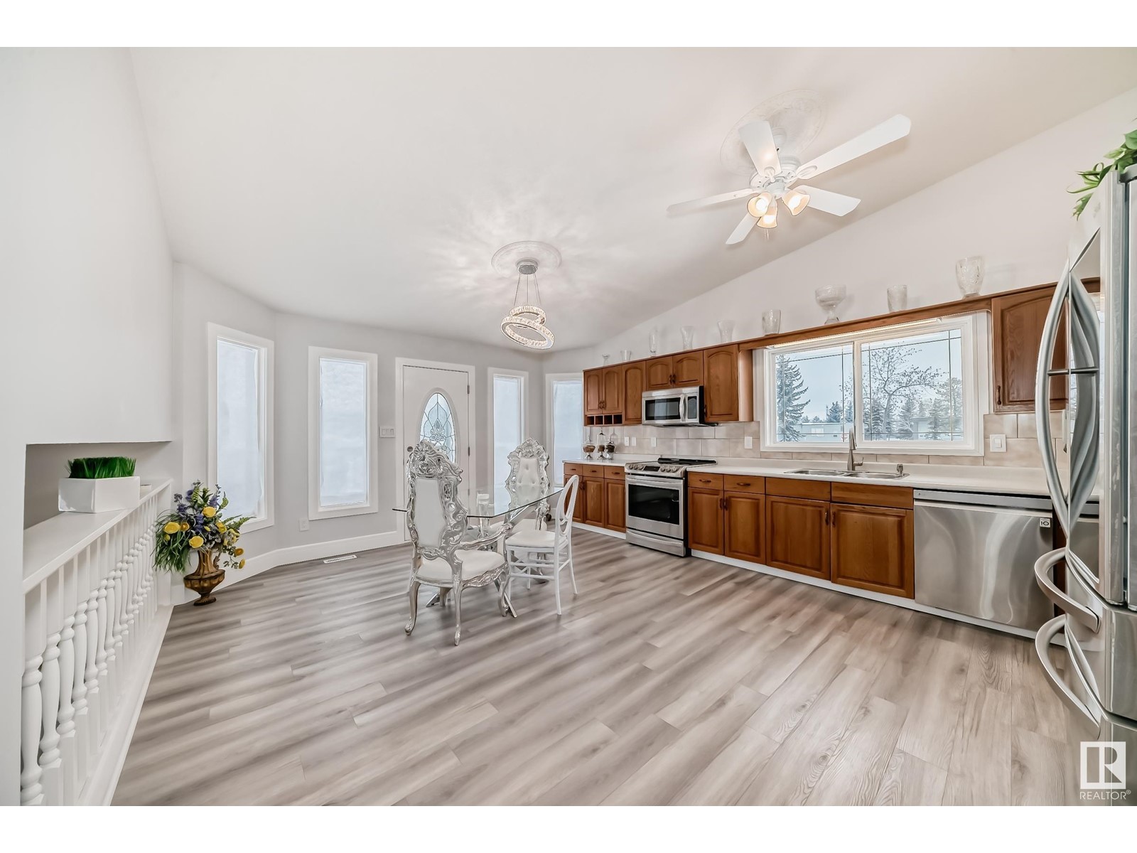Property at 10735 BEAUMARIS RD NW image 4